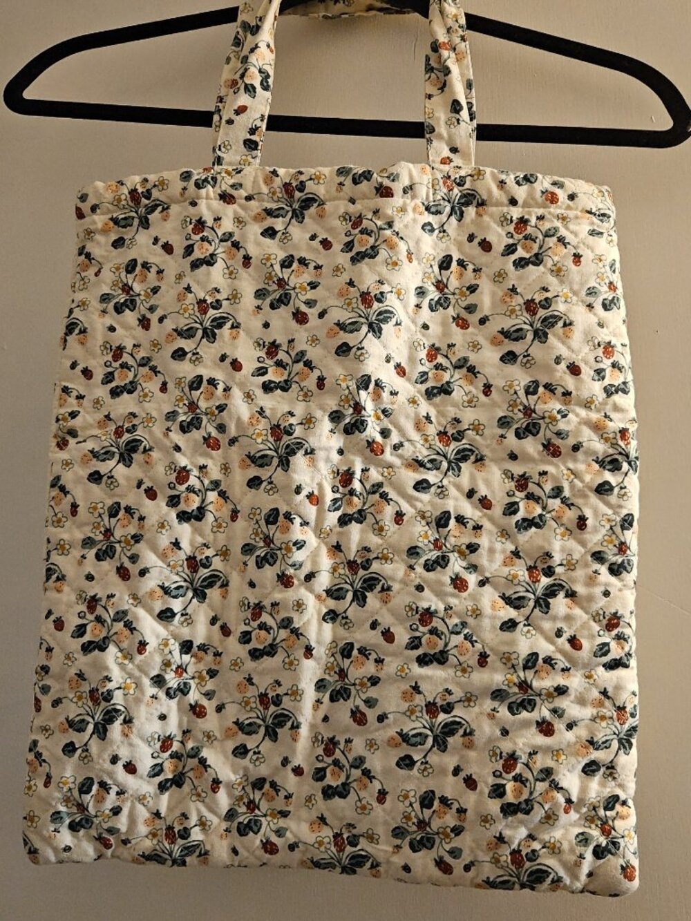 Strawberry Cotton Quilted Tote Bag NWOT Like New